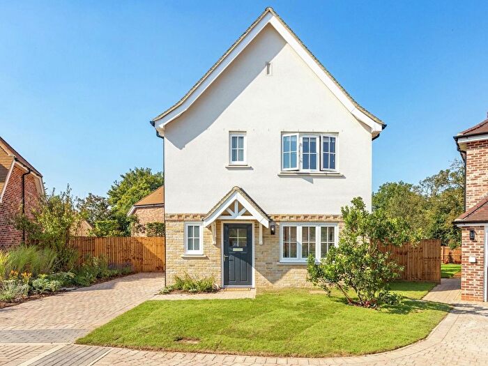 3 Bedroom Detached House For Sale In Little Green Lane, Croxley Green, Rickmansworth, WD3