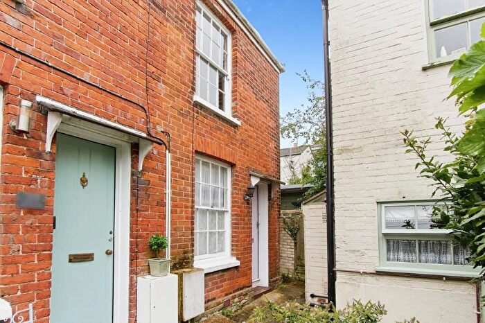 2 Bedroom Property To Rent In George Street, Ryde, PO33