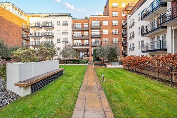 2 Bedroom Flat For Sale In Seven Kings Way, Kingston Upon Thames, Surrey, KT2