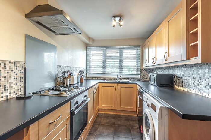 2 Bedroom Maisonette To Rent In Maidenhead, Berkshire, SL6