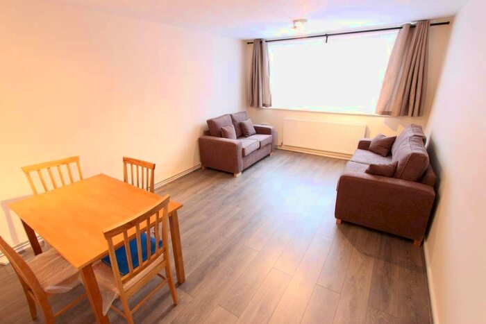 2 Bedroom Flat To Rent In Crescent Road, London, N22