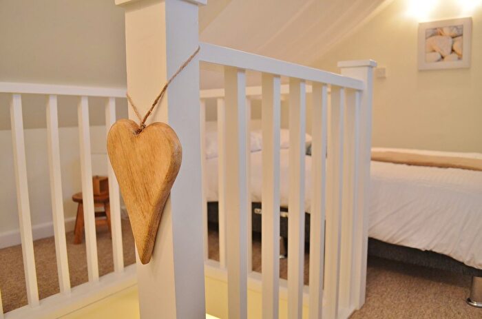 2 Bedroom Flat To Rent In Cross Street, Oxford, Oxfordshire, OX4