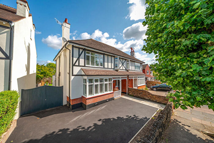 4 Bedroom Semi-Detached House For Sale In Sandhurst Road, Sidcup, DA15