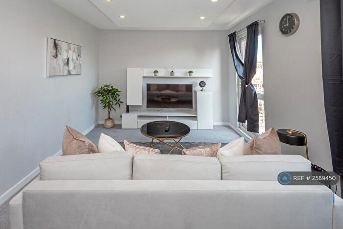 2 Bedroom Flat To Rent In Crowndale Court, London, NW1