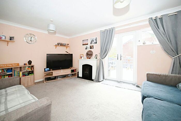 3 Bedroom Terraced House For Sale In Stonehills, Brownsover, Rugby, CV21