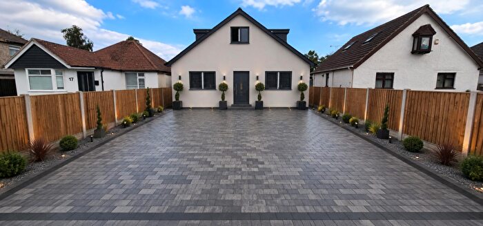 4 Bedroom Chalet For Sale In Lulworth Avenue, Hamworthy, BH15