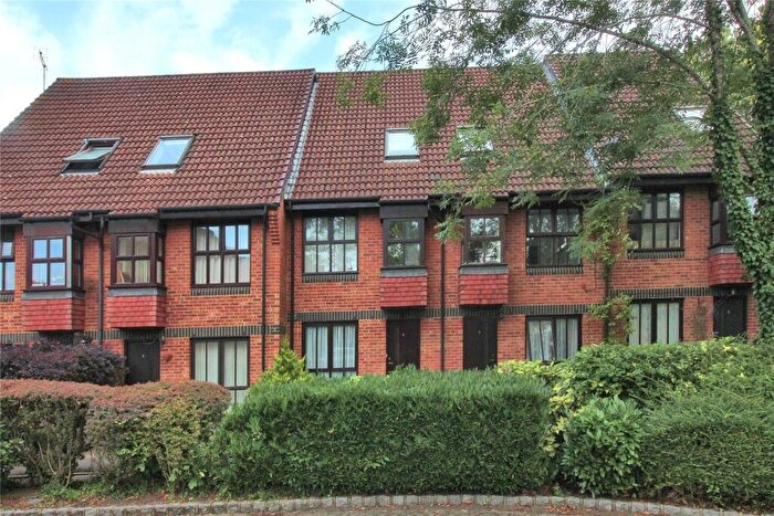 1 Bedroom Maisonette For Sale In Badgers Close, Woking, Surrey, GU21