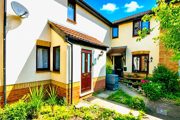 2 Bedroom Terraced House To Rent In Tennyson Avenue, Biggleswade, SG18