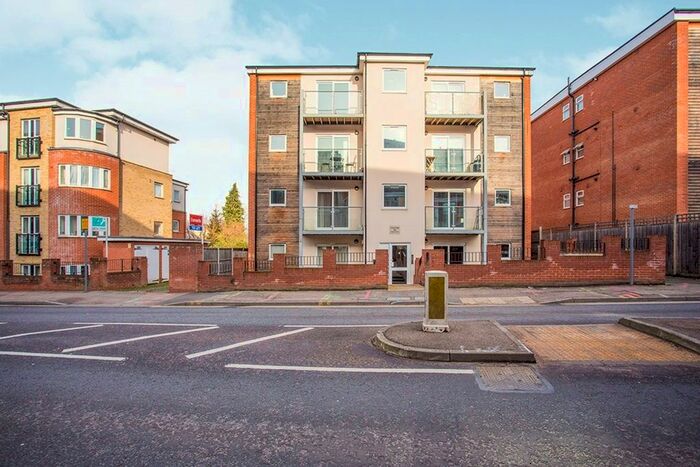 2 Bedroom Flat To Rent In Whippendell Road, Watford, WD18