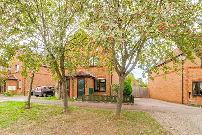 2 Bedroom Semi-Detached House For Sale In Isaacson Drive, Wavendon Gate, MK7