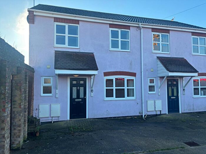 2 Bedroom End Of Terrace House To Rent In Connaught Avenue, Frinton-On-Sea, CO13