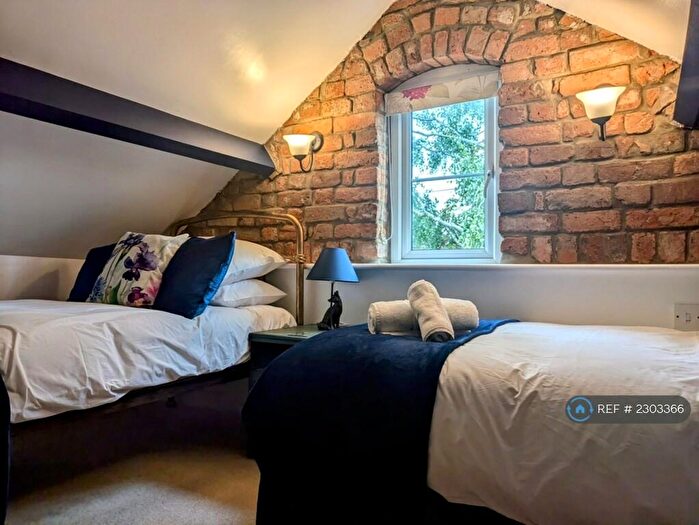 2 Bedroom Semi-Detached House To Rent In Gloucester Road, Stonehouse, GL10