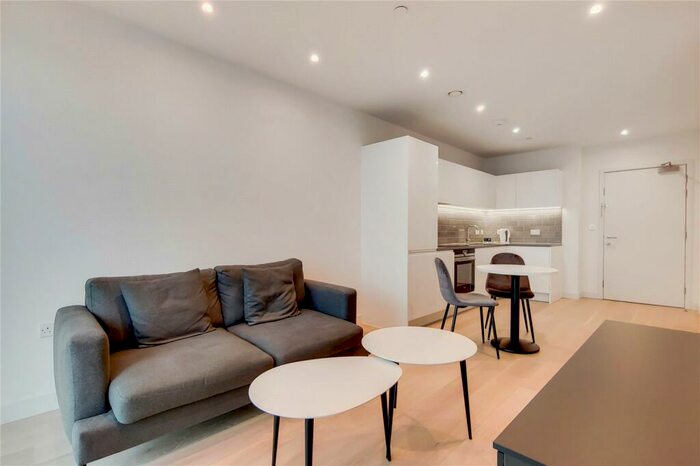 Apartment To Rent In Shipwright Street, London, E16