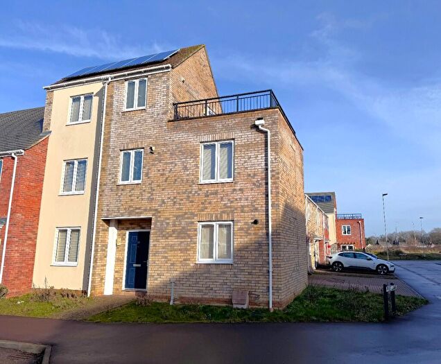4 Bedroom Terraced House For Sale In Sandpiper Way, Kings Lynn, PE30