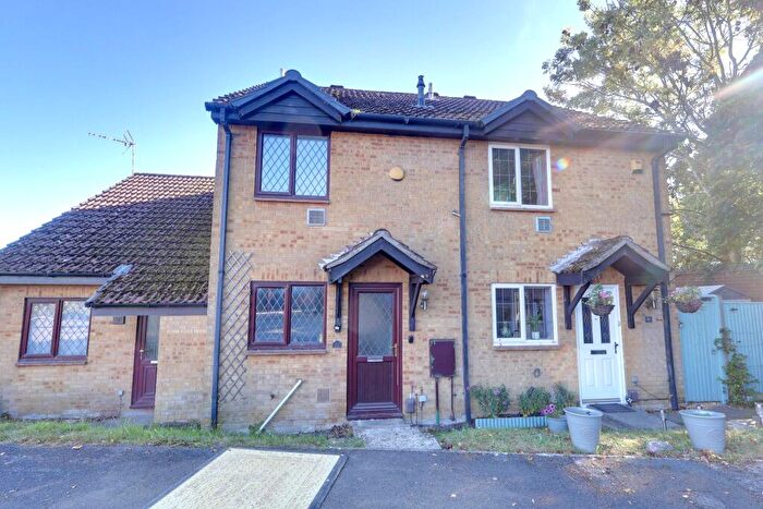 2 Bedroom Terraced House For Sale In Chandler's Ford, Eastleigh, SO53