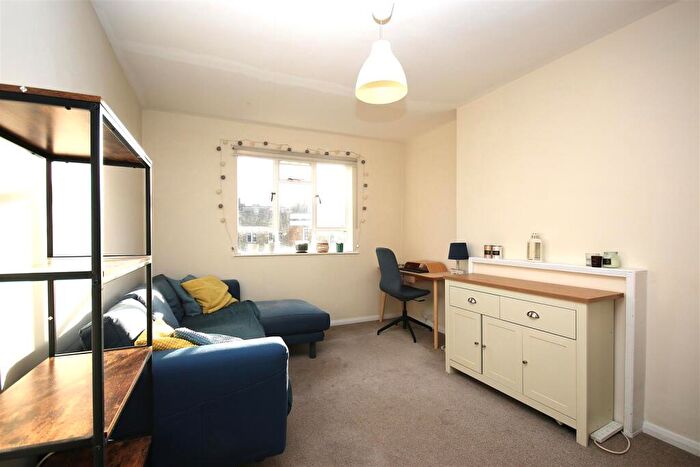 1 Bedroom Flat To Rent In Rochester Road, NW1