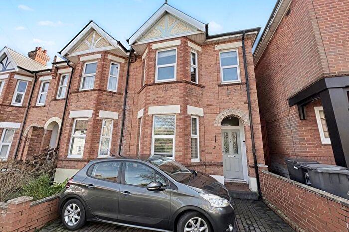 3 Bedroom End Of Terrace House For Sale In Southbourne, BH5