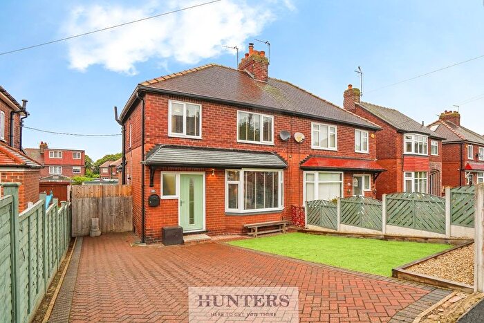 3 Bedroom Semi Detached House For Sale In Brookfield Avenue, Castleford, West Yorkshire, WF10