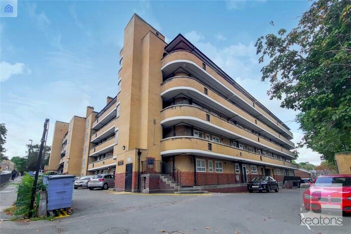 2 Bedroom Flat To Rent In Heston House, Tanners Hill, Deptford, London, SE8