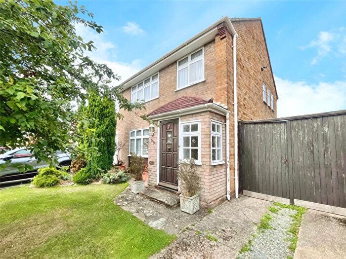 3 Bedroom Semi-Detached House For Sale In Salisbury Avenue, Swanley, Kent, BR8