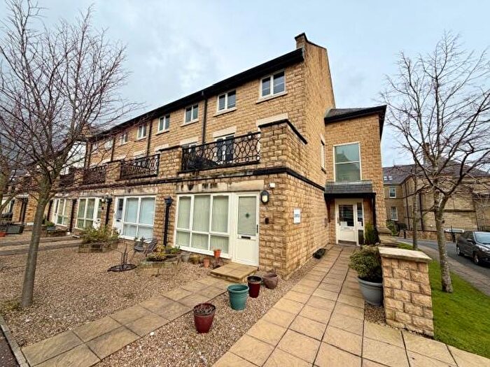 1 Bedroom Flat For Sale In Haworth Close, Halifax, HX1