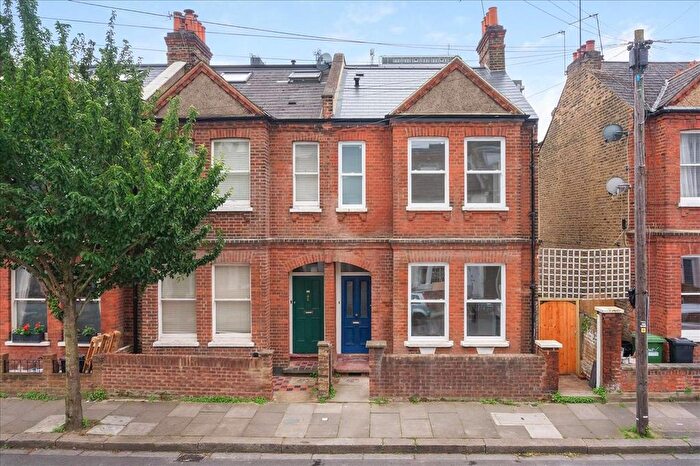 4 Bedroom Semi-detached House To Rent In Biscay Road, Hammersmith, London, W6