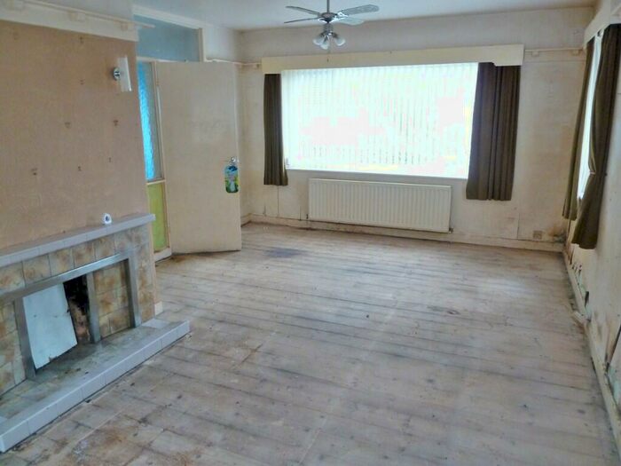 2 Bedroom Detached Bungalow For Sale In Breeze Hill, Tyn-Y-Gongl, LL74