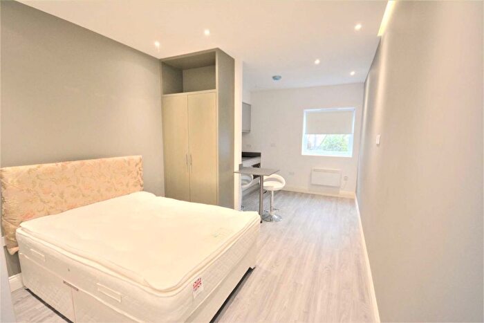 Studio To Rent In Colindale Avenue, London, NW9