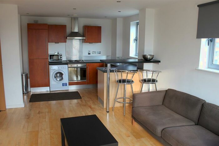 2 Bedroom Flat To Rent In Bonaire, Gotts Road, Leeds, LS12