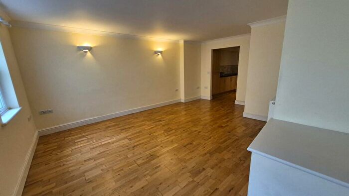 3 Bedroom Town House To Rent In Market Street, Haverfordwest, SA61