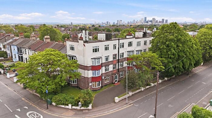 2 Bedroom Flat For Sale In Egerton Court, Hainault Road, Leytonstone, E11