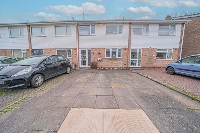 3 Bedroom Terraced House For Sale In Rowood Drive, Solihull, B92