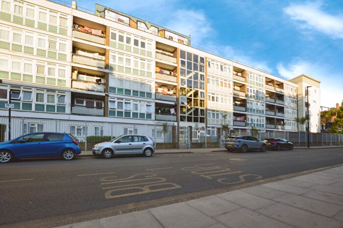 3 Bedroom Flat For Sale In Bigland Street, London, E1