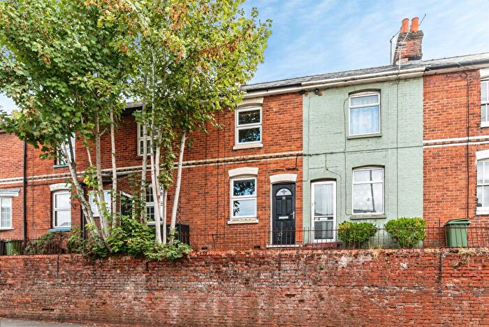 2 Bedroom Terraced House For Sale In Winchester Road, Basingstoke, RG21