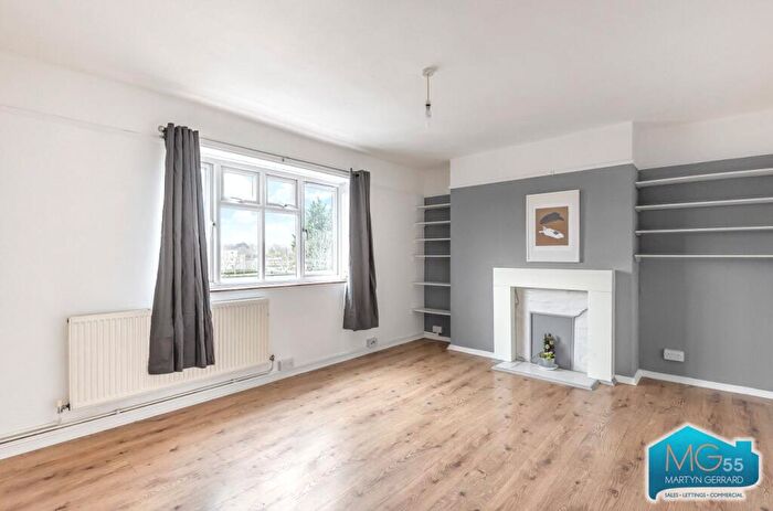 2 Bedroom Apartment To Rent In Brook Road, Hornsey, London, N8