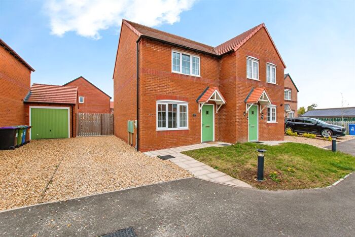 2 Bedroom Semi-Detached House For Sale In Hawthorn Close, Boston, PE21