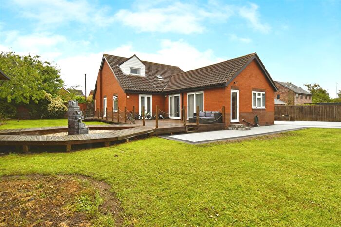 4 Bedroom Detached Bungalow For Sale In Castle Hill Lane, Sutton-On-Hull, Hull, HU7