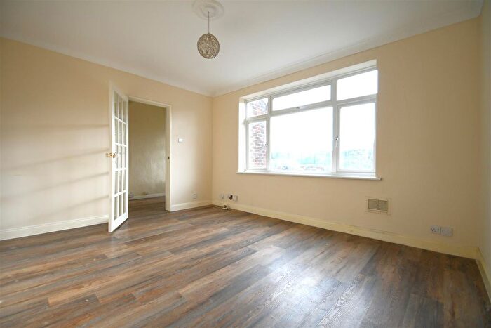 2 Bedroom Terraced House To Rent In Finchale Road, London, SE2