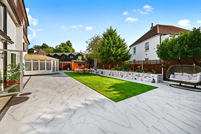 5 Bedroom Detached House For Sale In Stanwell, Surrey, TW19