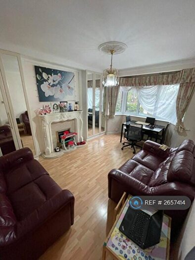 2 Bedroom Flat To Rent In Alexandra Avenue, Harrow, HA2