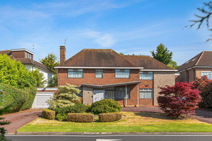 5 Bedroom Detached House For Sale In Valencia Road, Stanmore, HA7