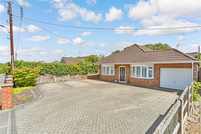 5 Bedroom Chalet For Sale In Elm Avenue, Chattenden, Rochester, Kent, ME3