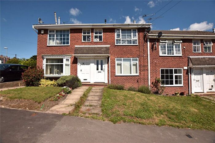 2 Bedroom Apartment To Rent In Abbeydale Mount, Leeds, West Yorkshire, LS5