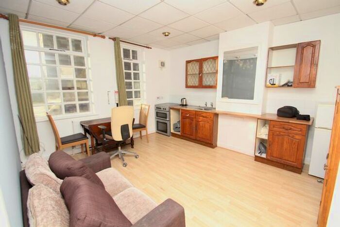 1 Bedroom Flat To Rent In The Circle, Barton Road, Stretford, Manchester, M32