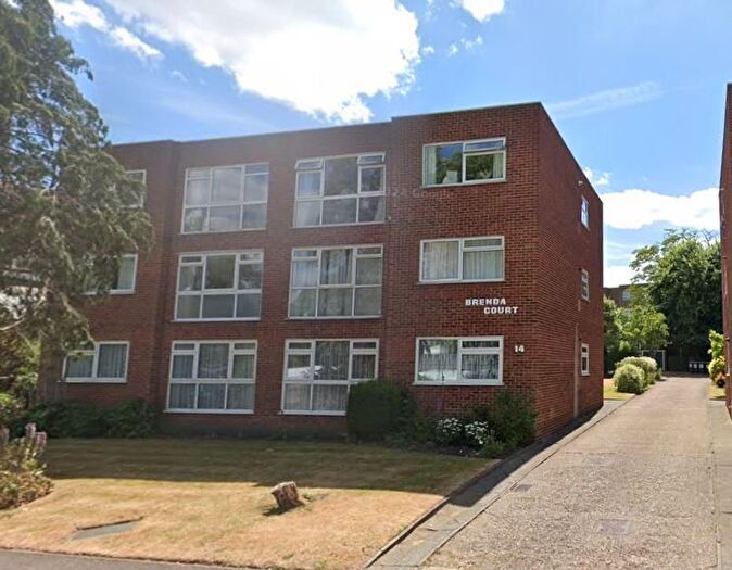 3 Bedroom Flat To Rent In Granville Road, Sidcup, Kent, DA14