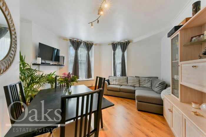 2 Bedroom Flat To Rent In Rushton House, Albion Avenue, Clapham, SW8