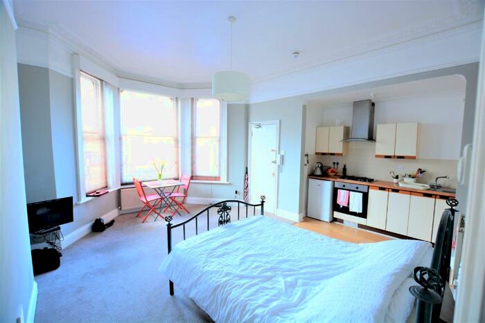 Studio To Rent In Selborne Road, Hove, BN3