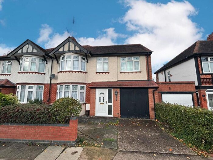 4 Bedroom Semi Detached House For Sale In The Headlands, Northampton, NN3