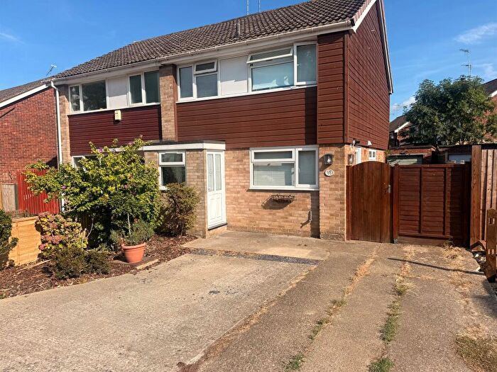 3 Bedroom Semi-Detached House For Sale In Alders Avenue, East Grinstead, RH19