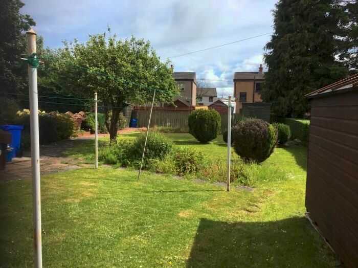 2 Bedroom Flat To Rent In Kent Road, Stirling, FK7